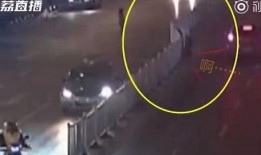 男女護欄吃瓜,揭秘網絡熱議背后的真相