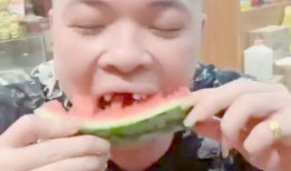 攝影藝術(shù)吃瓜,攝影藝術(shù)中的“吃瓜”瞬間