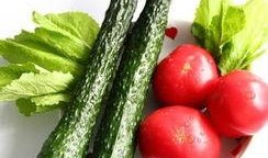 溫精靈烈陽吃瓜,夏日炎炎，吃瓜消暑的甜蜜時光