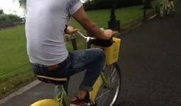 小孫妹妹吃角瓜,小孫妹妹的角瓜美食之旅