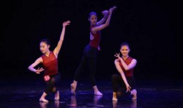 舞蹈光影吃瓜,瓜香四溢——一場視覺與味蕾的雙重盛宴