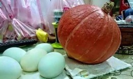 蛋販子吃瓜,一場意外的鄉村趣事